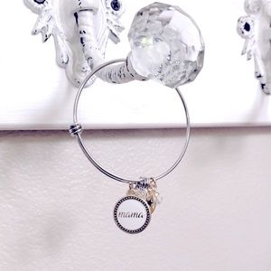 “Mama” expandable bracelet 💗NWOT